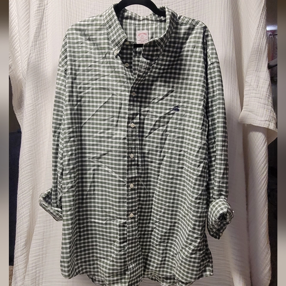 Brooks Brothers Green Gingham Casual Button Down Shirt